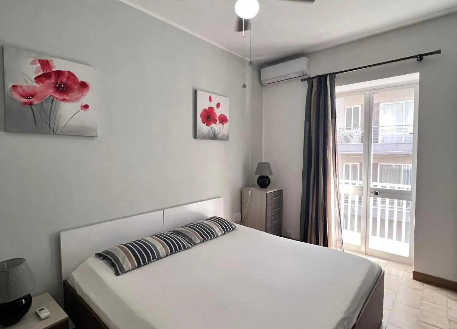 S1 Double Room, Shared Bathroom Saint Julian's