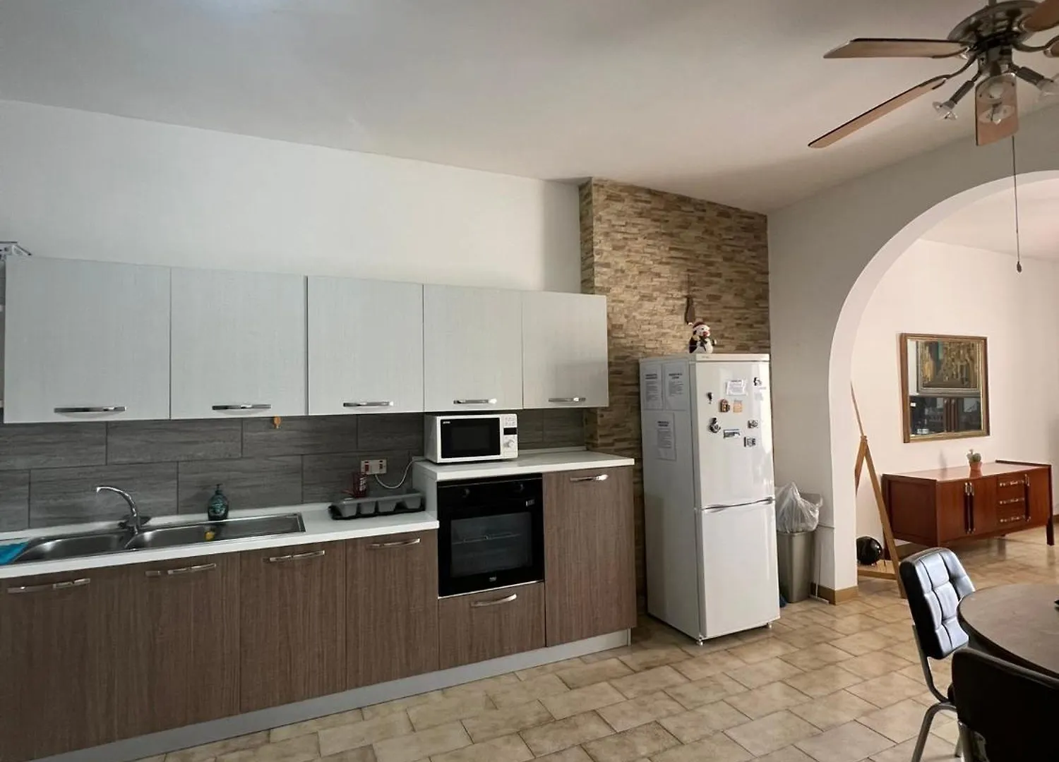 S1 Double Room, Shared Bathroom Saint Julian's Homestay