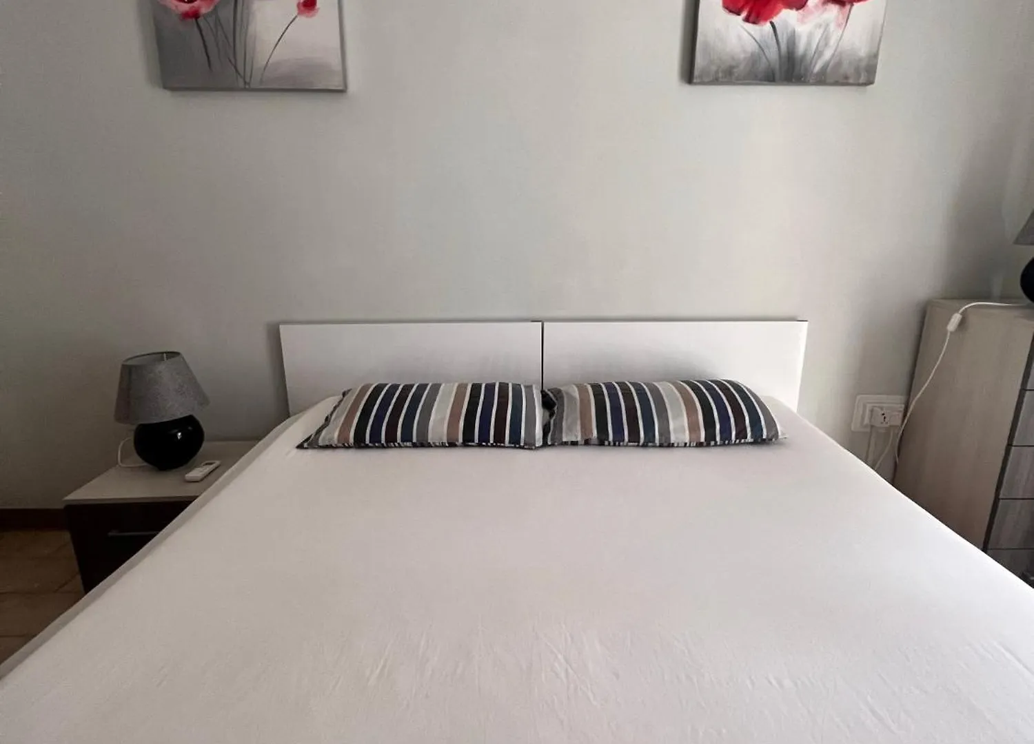 S1 Double Room, Shared Bathroom Saint Julian's