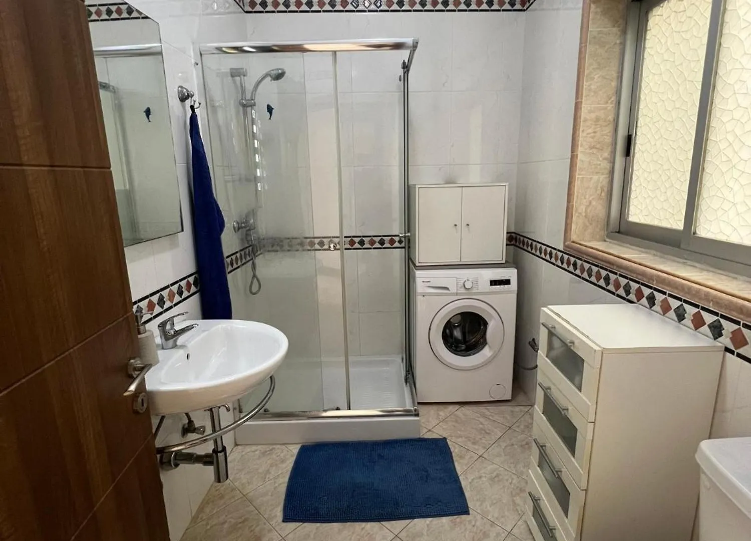 S1 Double Room, Shared Bathroom Saint Julian's Homestay